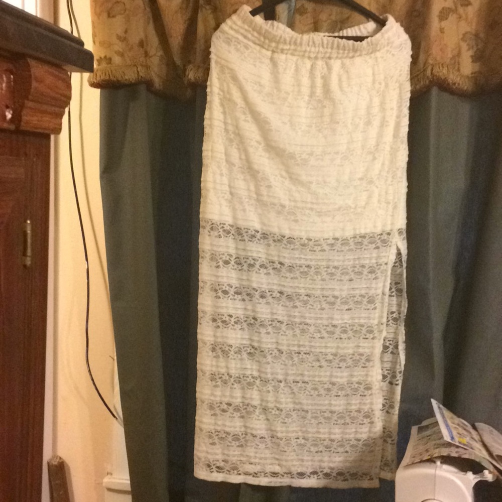 Partially lined skirt